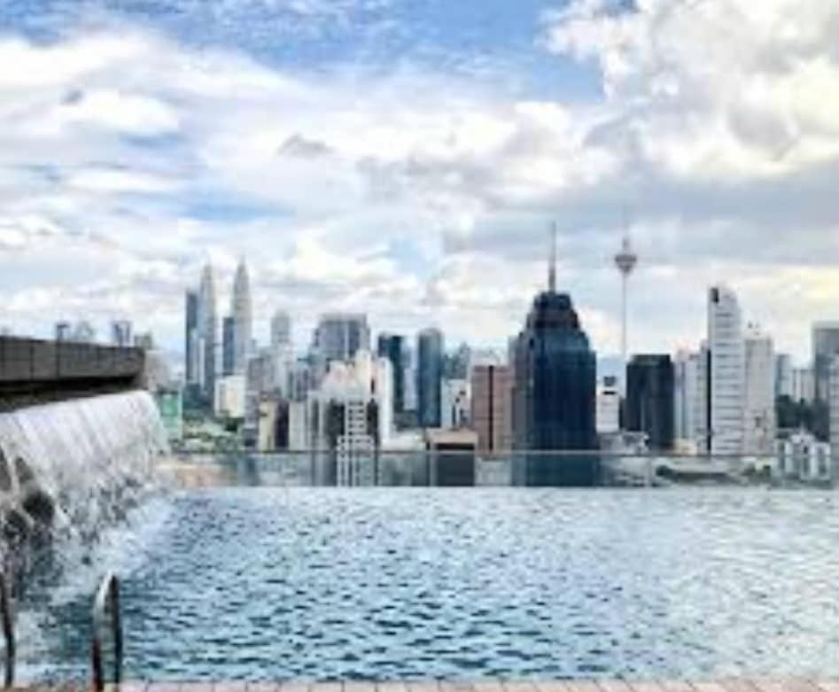 Regalia Suites With Infinity Pool Klcc By Staycation Homes Kuala Lumpur Zewnętrze zdjęcie