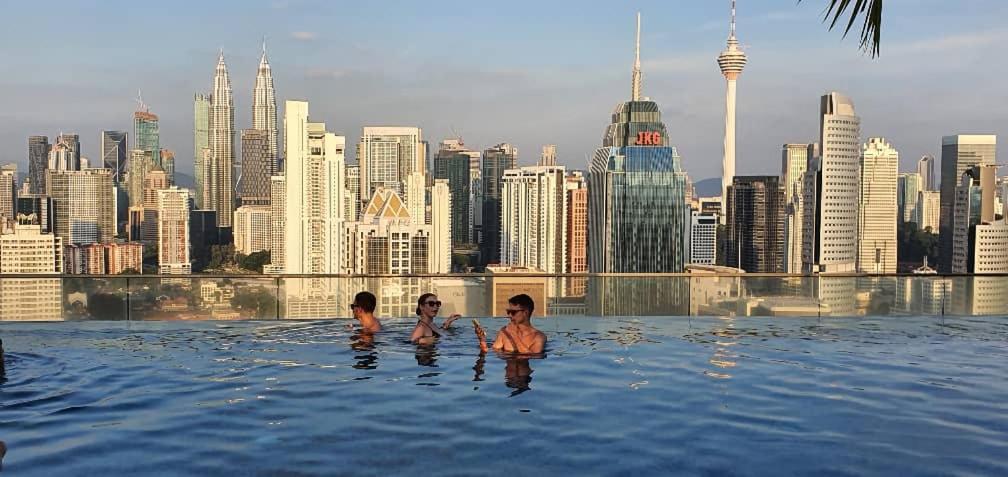 Regalia Suites With Infinity Pool Klcc By Staycation Homes Kuala Lumpur Zewnętrze zdjęcie