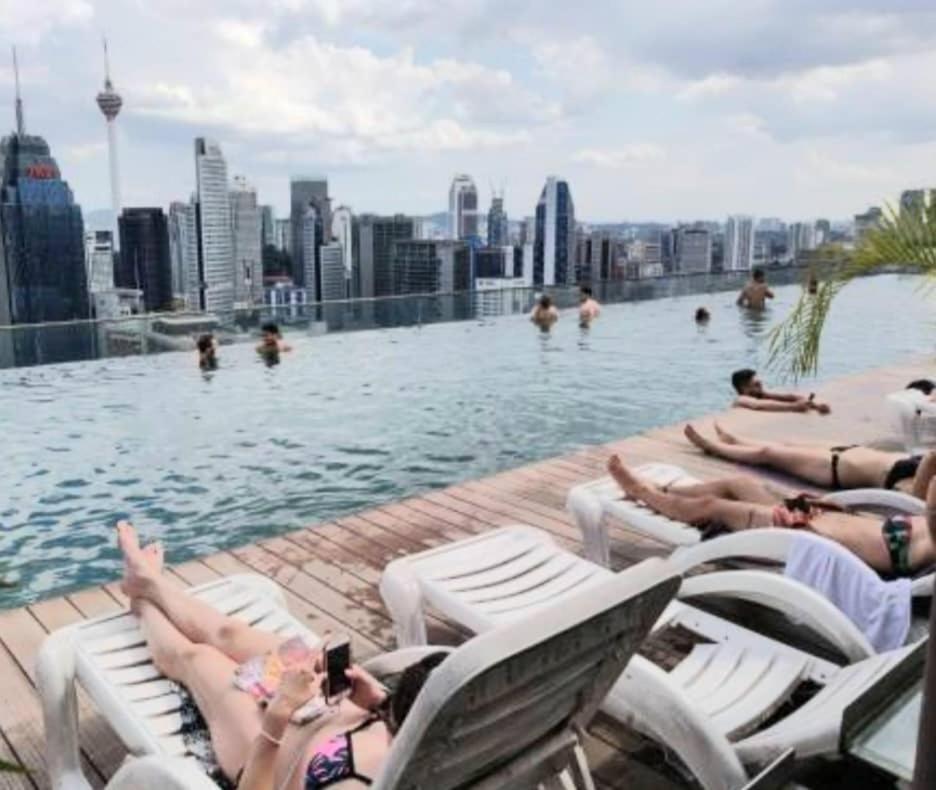 Regalia Suites With Infinity Pool Klcc By Staycation Homes Kuala Lumpur Zewnętrze zdjęcie